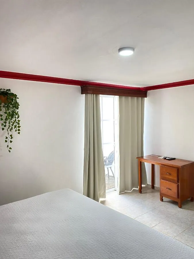 Lutix Hotels El Limon