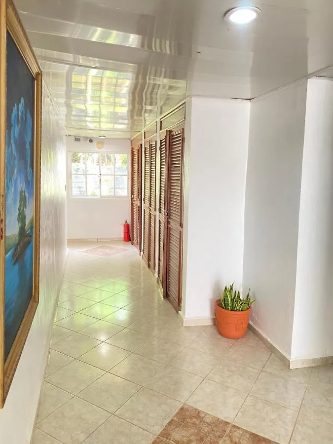 Lutix Hotels El Limon